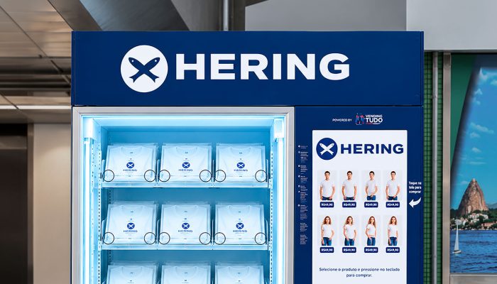 Hering-lanca-campanha-da-Camiseta-Brasil-com-filme-especial-e-vending-machine-em-Guarulhos.jpg
