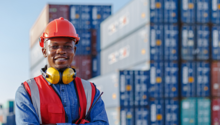 capa_exportacao-negocio-cruzando-fronteiras_shutterstock-2114883164_p36867_thumb_resized.png